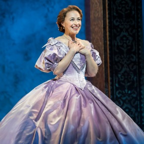 Feisty, funny & warm – Annalene Beechey on playing Anna in ‘The King & I’